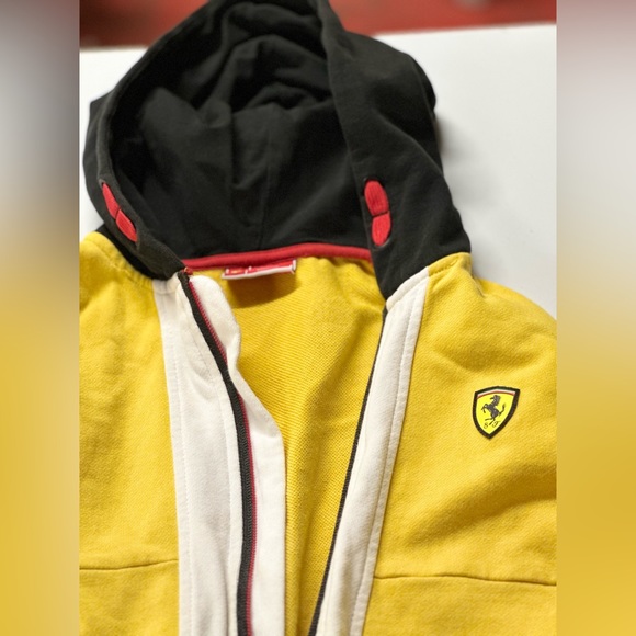 Kids Ferrari Yellow Jacket Size 11/12 New - Picture 2 of 13